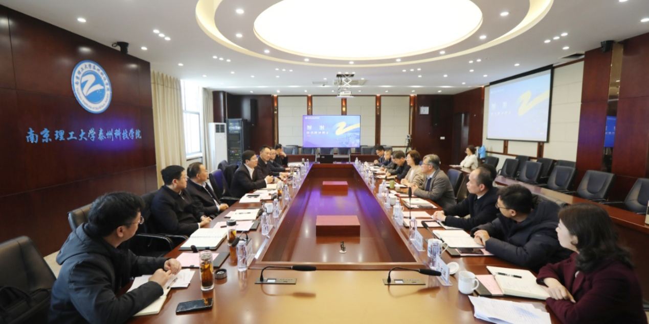 泰州市委常委、市政府常務(wù)副市長(zhǎng)秦猛來(lái)我校調(diào)研指導(dǎo)